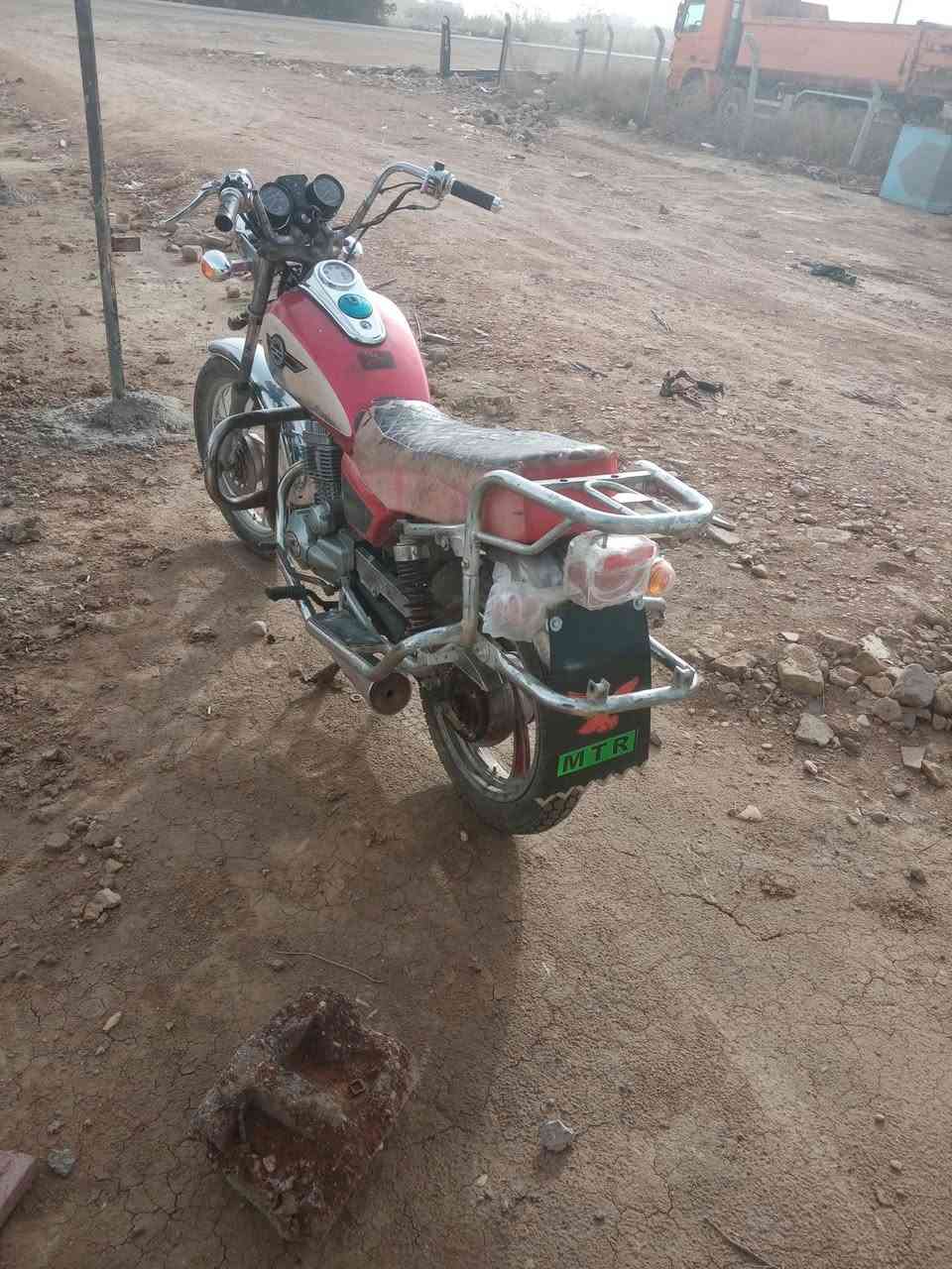 السلام عليكم دراجه تاي موتا للبيع مكفوله محرك برغي ما مفتوح  لايت اشاير سلف كلها شغاله الدراجه كلك للتواصل ***********
