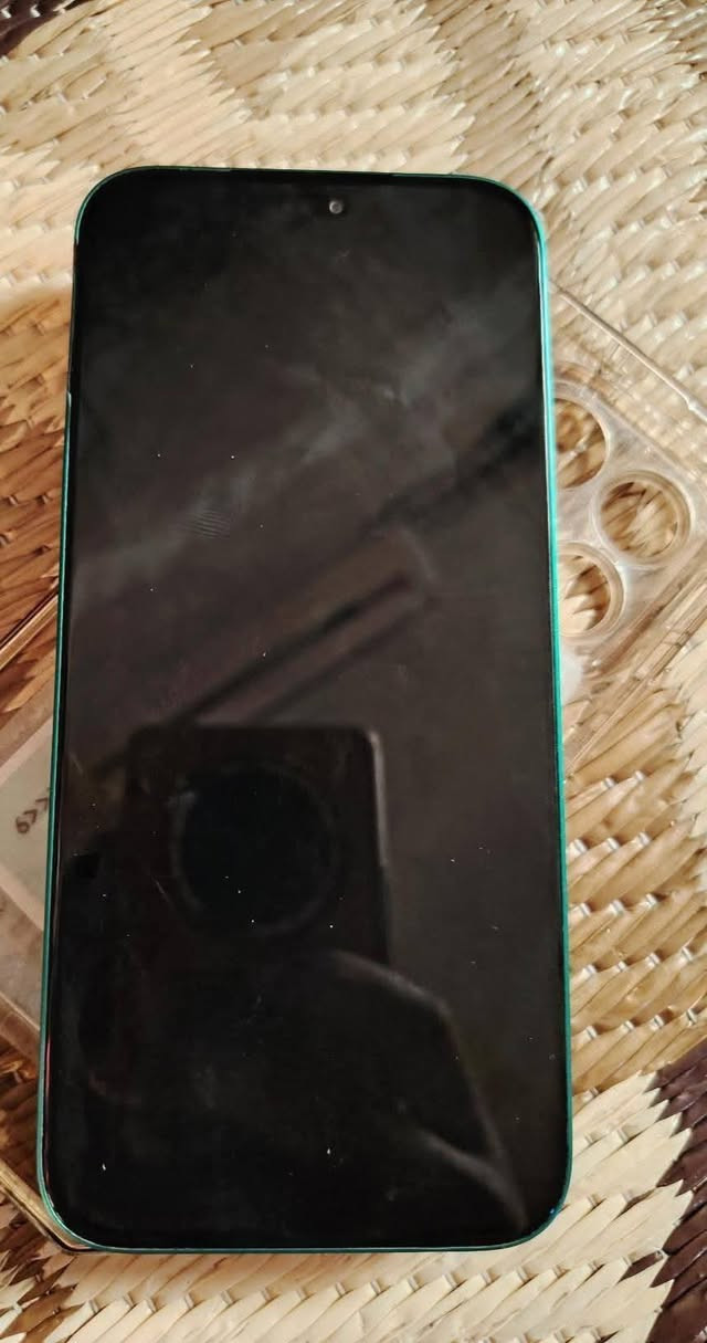 للبيع موبايل هونر x8bذاكره 256رام 16 جهاز مال بيت اي عيب مابي ضمان اسبوع سعر  210بي مجال للطيبين رجان مو شراي لايدوخني ***********
