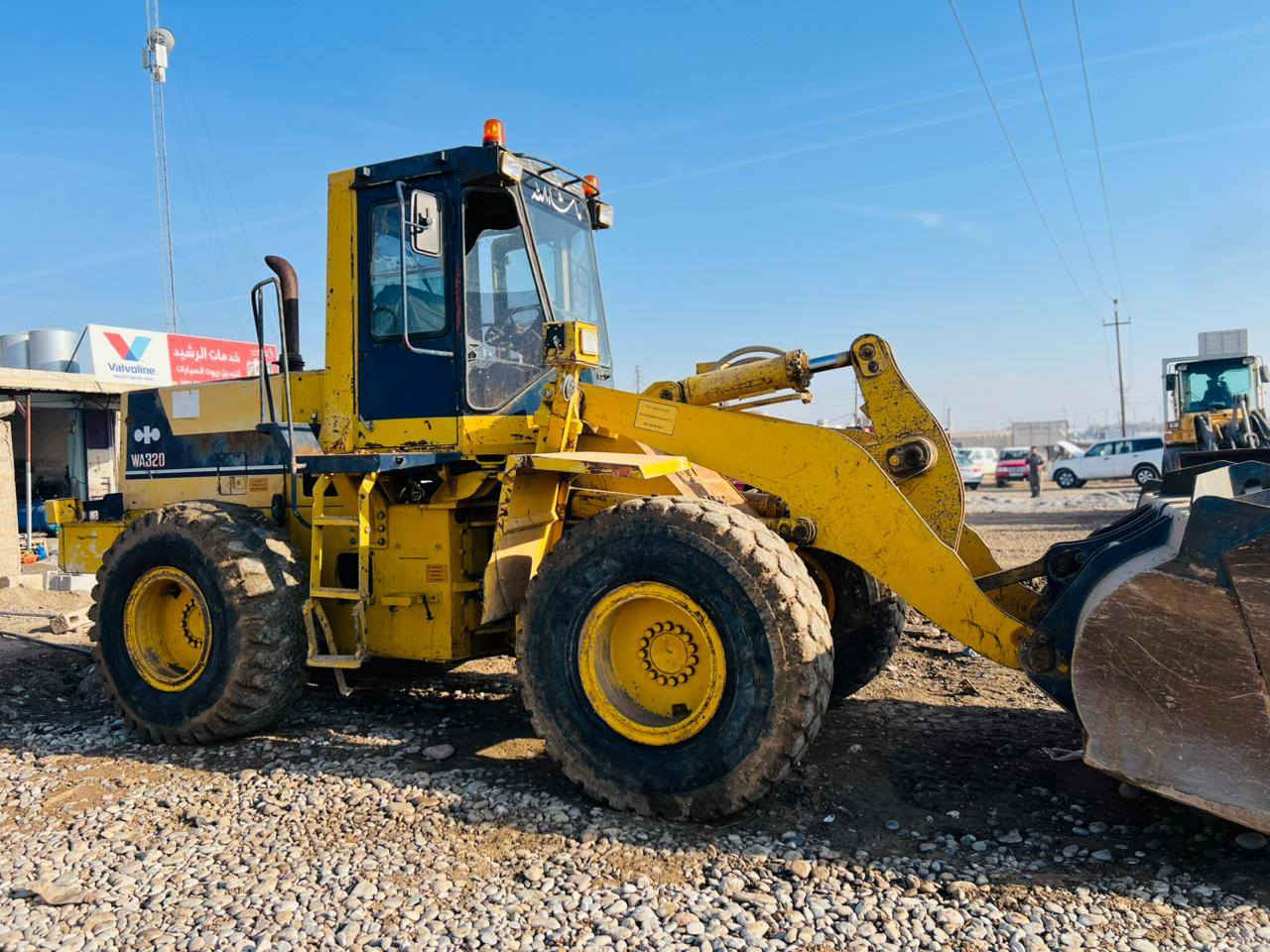 السلام عليكم شفل كوماتسو حجم 320 رقم شمالي رفع دفع خير من الله جاهز للشغل السعر 175 وبي مجال
للاستفسار ***********
