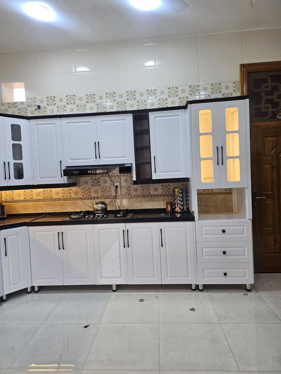 العرض اليوم غير شكل ❤️‍🔥♥🎊
معنا يتغير مفهوم المطبخ ليصبح قلب المنزل♥
عليك اللون وعلينا التصميم 
مطبخ HDF
سعر المتر طولي
 داخل المنيوم 
ابواب HDF #ب450  بس
سعر المتر الالمنيوم 
داخل وخارج  #ب130 بس 
داخل فوم 
مقطع  تركي 
تحشاه خشب 
#نعمل_ايضا
#شبابيك #ابواب #محجر_درج 
بكافة الموديلات والقياسات 
اي استفسار راسل الصفحه
او التواصل عبر  
الواتساب ***********
وللاتصال ***********
#العنوان كوت-البدرية
