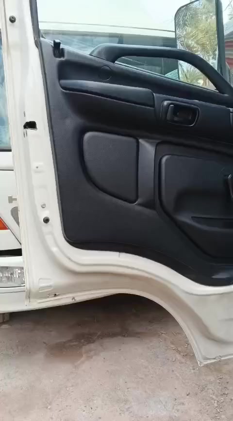 هينو ماليزي يسره بلادي موديل 2021 فحل ثماني براغي شاصي عريض محسن سايد بريك هواء تخم تاير جديد للاستفسار اتصل على الرقم ***********
