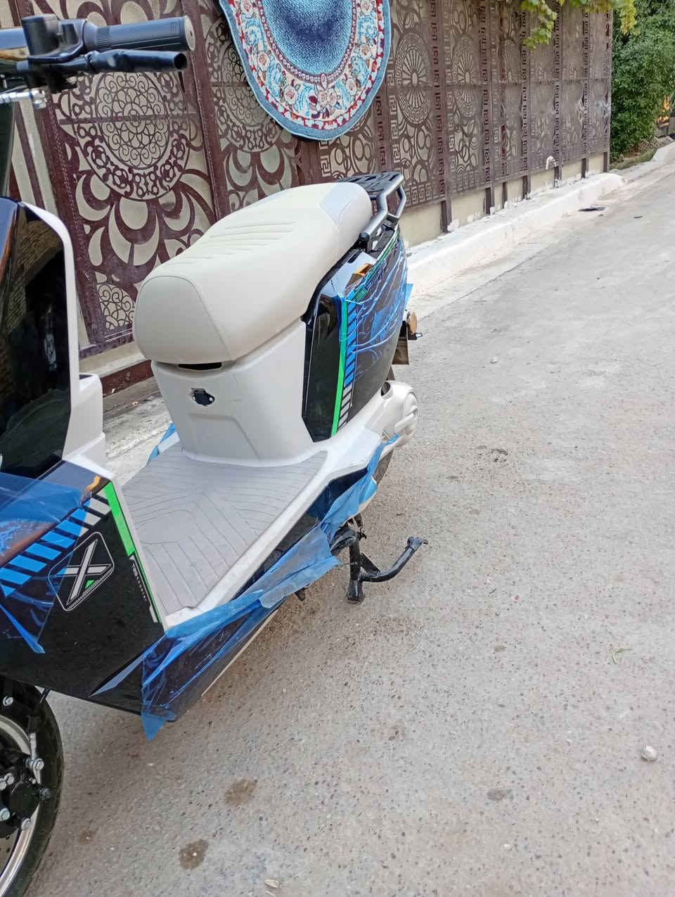 السلام عليكم دراجه شحن 6 بطريات المكان بغداد الزعفرانيه التواصل على الخاص او الرقم ***********

