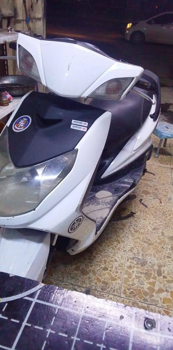 السلام عليكم سكنس فحل كابريتر ما نقصهة شي بس ترتيبات بسيطه للبيع او مراوس السعر 450 مكاني بغداد العبيدي الرقم ***********
