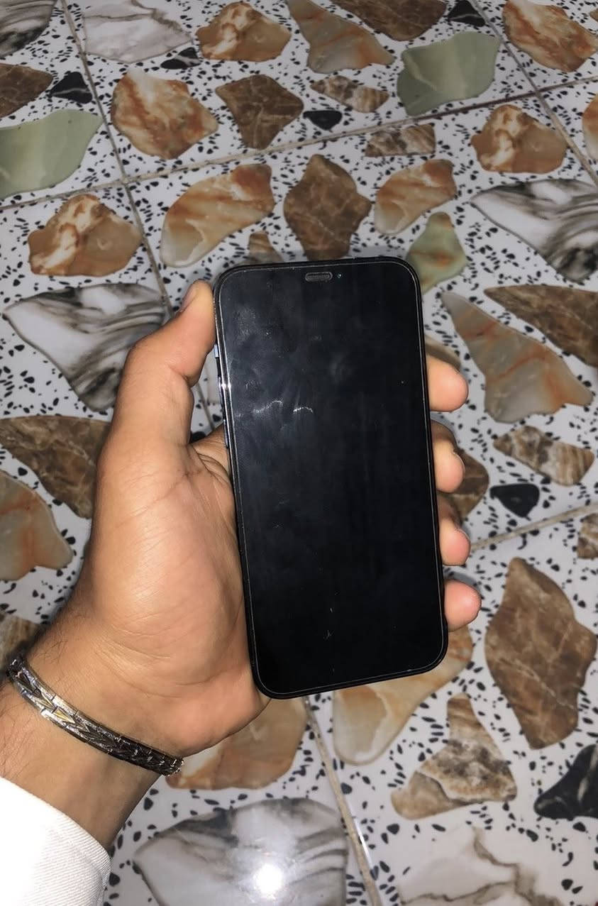 السلام عليكم أيفون 12برو فقط للبيع بطاريه79 الذاكره 256وتر ما مبدل بي شي السعر375وبي مجال قليل
مكاني بغداد الشعب حيّ البساتين 
***********
