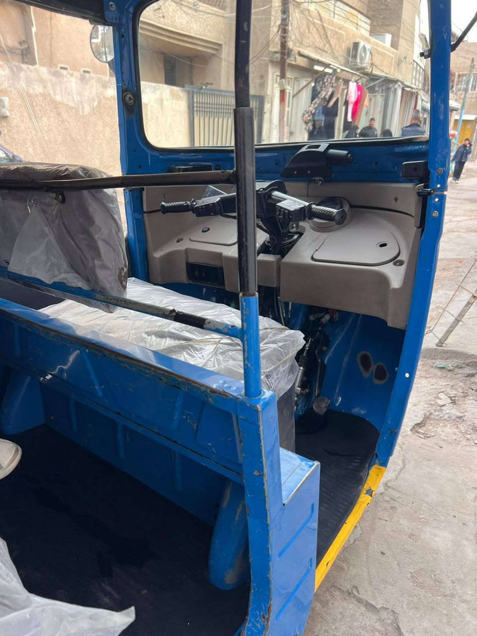 سلام عليكم تكتك 20 رقم وسنويه تكتك  كلها بلاديه حته دوس بلادية السعر سبعة وبيها مجال عنوان الأمين الثانيه ***********
