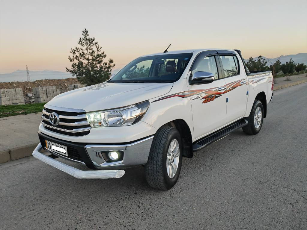 توێتا مەرزیە 2016 رەقەم سلێمانی برێمی دەرجە یەک  دەبڵ اکسل گێر حادی ئیکۆ شاشە و کامێرا سەنەوی ساڵێکی ماوە بەناوی خۆمە بێ بۆیاغ تەنها دوجێگای pdr هەیە گێرو مەکینەی نەکراونەوە بەشەرتن یەک دینار مەسرەفی نیە  بای 228 گەڵایە مەجالێکی کەم .
***********
*********** رانية, السليمانية
