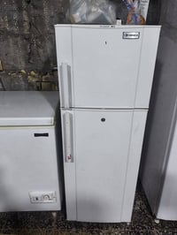 ثلاجة • ١٦٠لتر • بحاجة غسيل