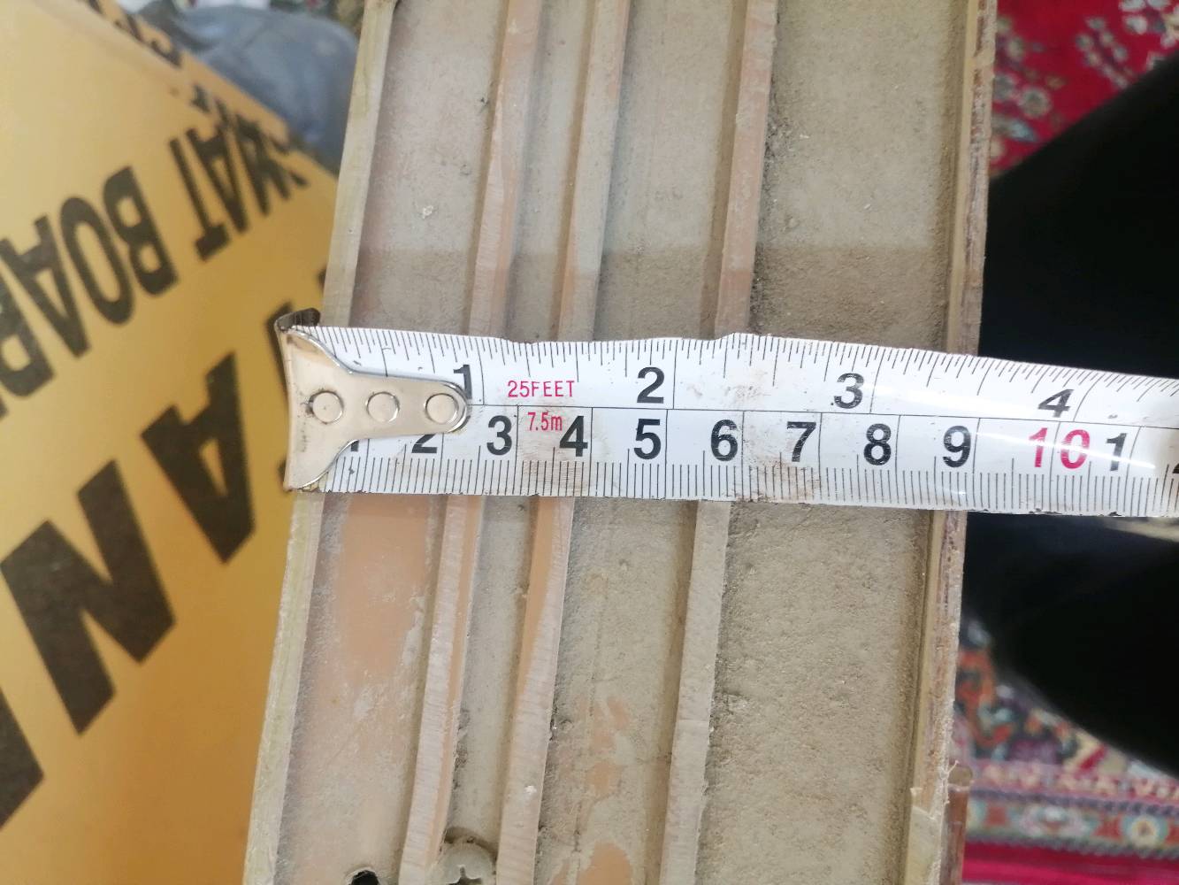 شباك Pvc قياس متر في متر سلايت عازل  نظيف جدا نقص بس يدة سعره ٧٥ الف