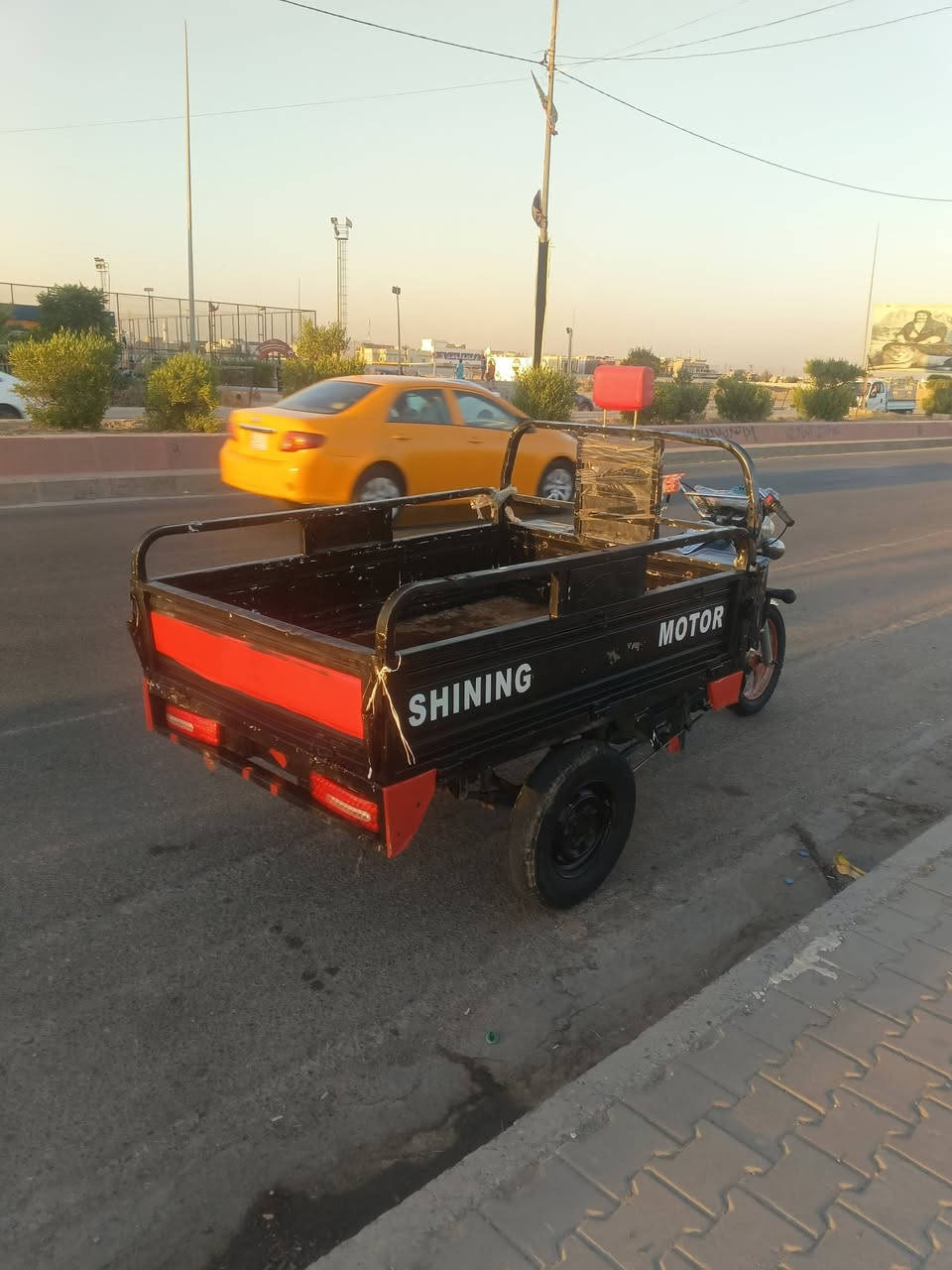 السلام عليكم عندي شباب عندي هاي الستوته للبيع موديل 17 محرك 24 الستوته اي عيب ما بيها السعر مليون وبي مجال بس الشرايق خابرني ‏‪***********‬‏
