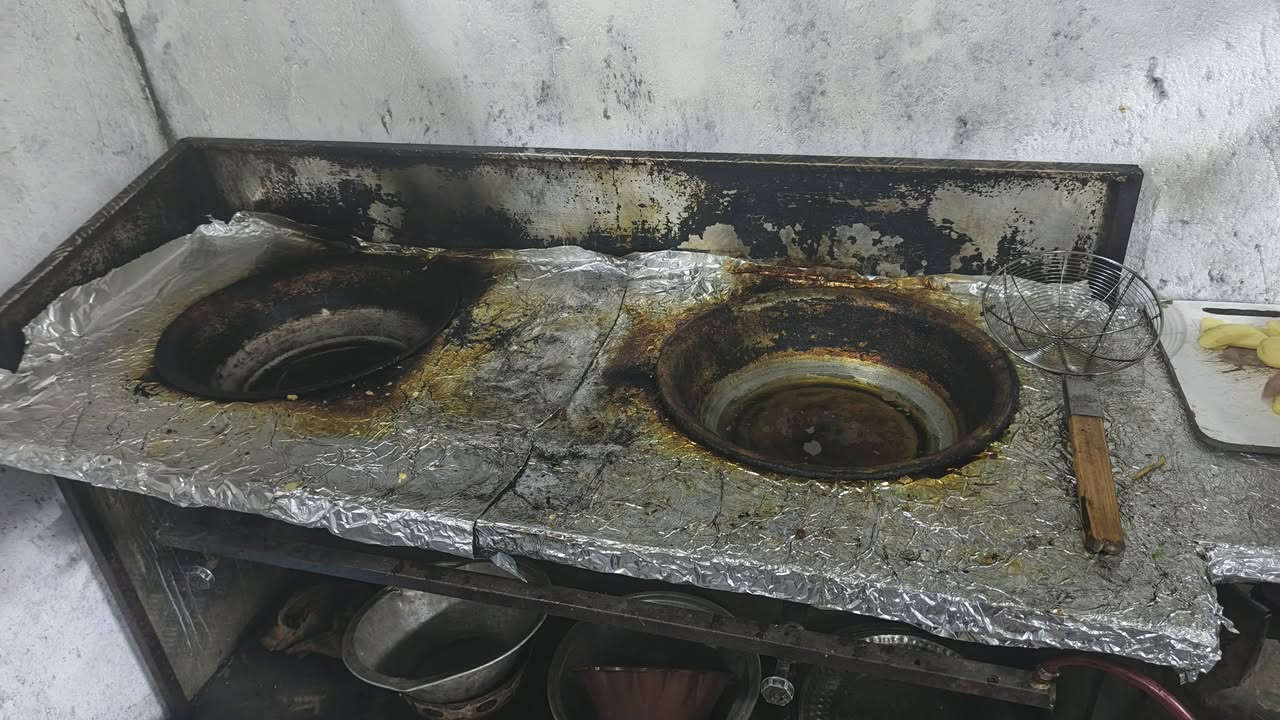 السلام عليكم غراض مال مطعم كامله للبيع شوايه مال كص+ مثرامه+ كريل بركر+ ميز دخل حديد + ثلاجه+ مجمده + جام خانه مال فلافل + رفوف حديد 3 مكانهن سومر قريه الفاضليه
للامانه الغراض نضيفه بس ممنضفهن ولا غاسلهن كلهن سل ستيل أي استفسار تفضل خاص أو الاتصال *********** بي واتساب كل حاجه وسعرها الشراي بي خير ويدلل يشلع عيوني
