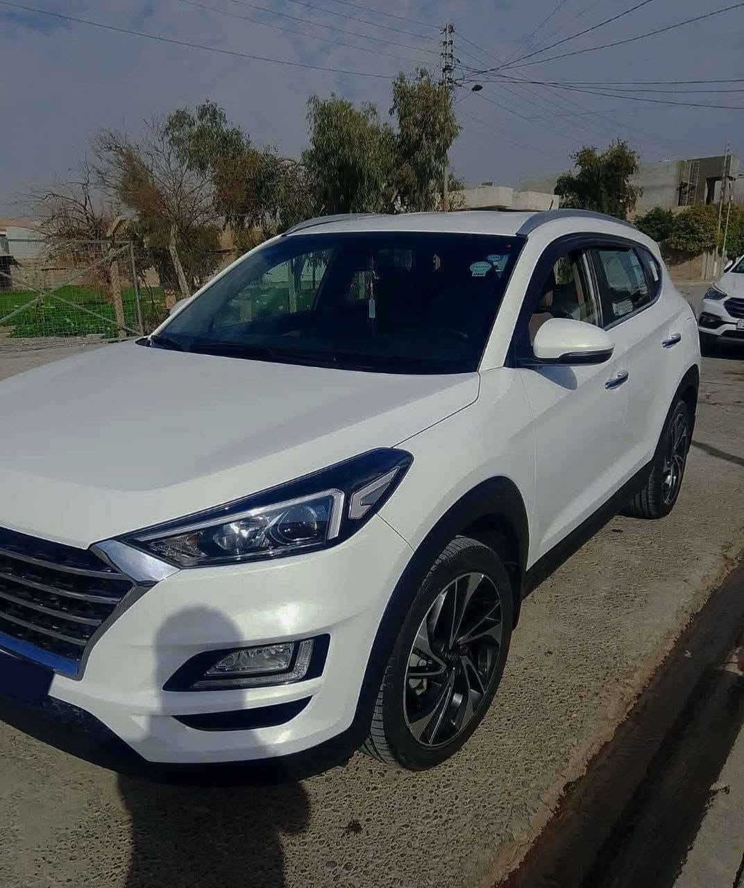 السلام عليكم مكلف مكلف بل نشر
توسان 19 خليجي كلين محرك 2000 دوش مكفوله كفاله عامه السعر 195 وبيها مجال  يرهم مراوس على راف 22 أو 23. (   ***********)مكان السياره بيجي
