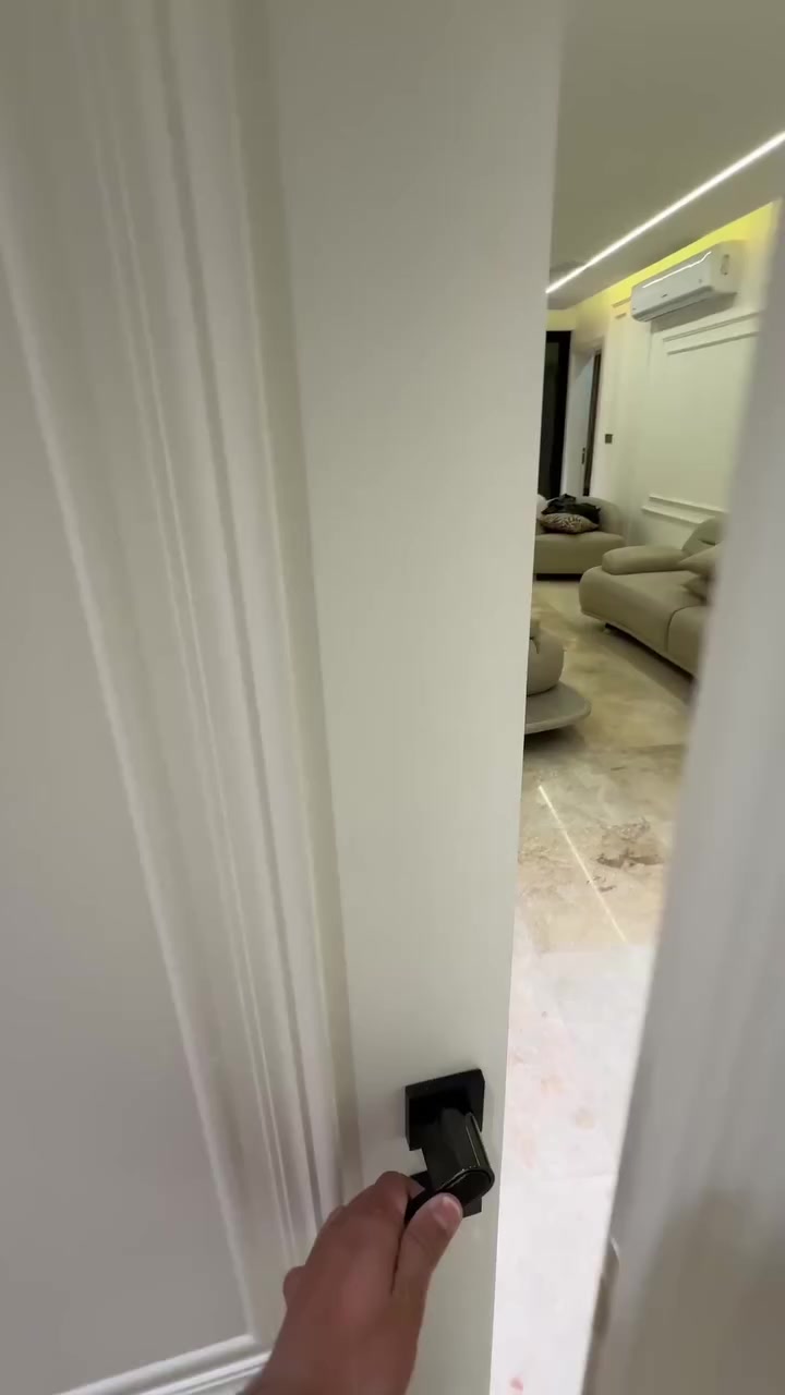 سلام عليكم 

90C | ديكور & تصميم داخلي 👑

نحوّل الزاوية إلى فخامة تُحاكى ✨

تصاميم داخلية بطابع ملكي 🏛️

جبس بورد • إضاءة • صبغ • تشطيبات راقية 🎨💡

تفاصيل تُنفّذ بإتقان النخبة 🤍

📍 نخدم جميع محافظات العراق 🇮🇶

🦺 

***********
***********
