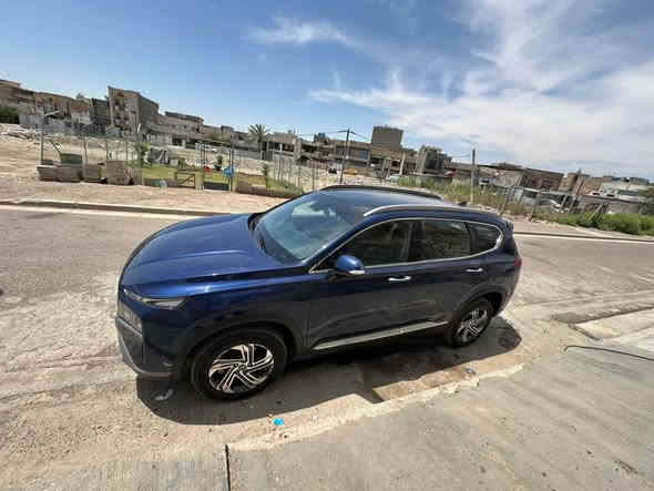 السلام عليكم من رخصة الادمن المحترم 
         ( مكلف بلنشر واتساب فقط ) 
هيونداي سنتافي 2023  فول وارد امريكي رقم بغداد 
المواصفات كلكرافي 
1.بانوراما
2.شاشه كبيرة 
3.بصمه
4.حساسات خلفيه
5.كامرات محيطية ( 5 ) كامرات 
6.تشغيل عن بعد 
7.كشنات جلد وكهرباء 
8.كشنات تدفئه وتبريد 
9.صندوك كهرباء 
10.رادار امامي توقف ذاتي
11.رادار جانبي
12.رادار خلفي
13.شفتات بالمقود
14.بردات خلفيه اصلية
15.ويل كب حجم 20 يعني الطسة تخبل
16.نظام صوت هارمن
17.انظمه قياده عدد 4
18.عداد السرعه شاشه متغيره (4 وضعيات)
19.نظام الاطفاء بالازدحام
20.اوتو هولد
21.جامات اوتو
22.كامرات خاصه بالاشاره تظهر بالعدادات
23.مري اشاير وگلوب ترحيب عن الاقتراب
24.لايتات زنون عالي ناصي
25.بك لايت لد
26.هاند بريك بصمه 
27.نظام نزول من المنحدرات
28.خاصيه شحن موبايل واير ليس
29.خاصيه الخروج المريح 
30 فور ويل 
ماشيه 45
مكينه2500 خمسه راكب 
السعر ( 180 ) ورقة وبيها مجال 
مكاني: بغداد 
 *********** اتصال او واتساب بغداد
