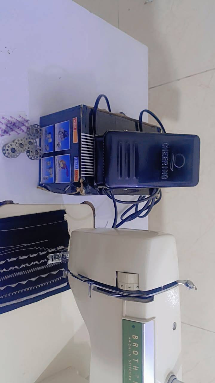 مكينه يابانية هستوني اخذتهه صالي  كم يوم جديده بس صار عندي ظروف واريد ابيعهه اريدهه 220 مع الميز برذر ياباني اتخيط وكزكاز نقشات متنوعه واظحه بالصور مكاني يم جامعه العميد


**إذا كنت صاحب هذا الإعلان وتريد حذفه لأي سبب، رجاءا أرسل رسالة إلى الدعم الفني**