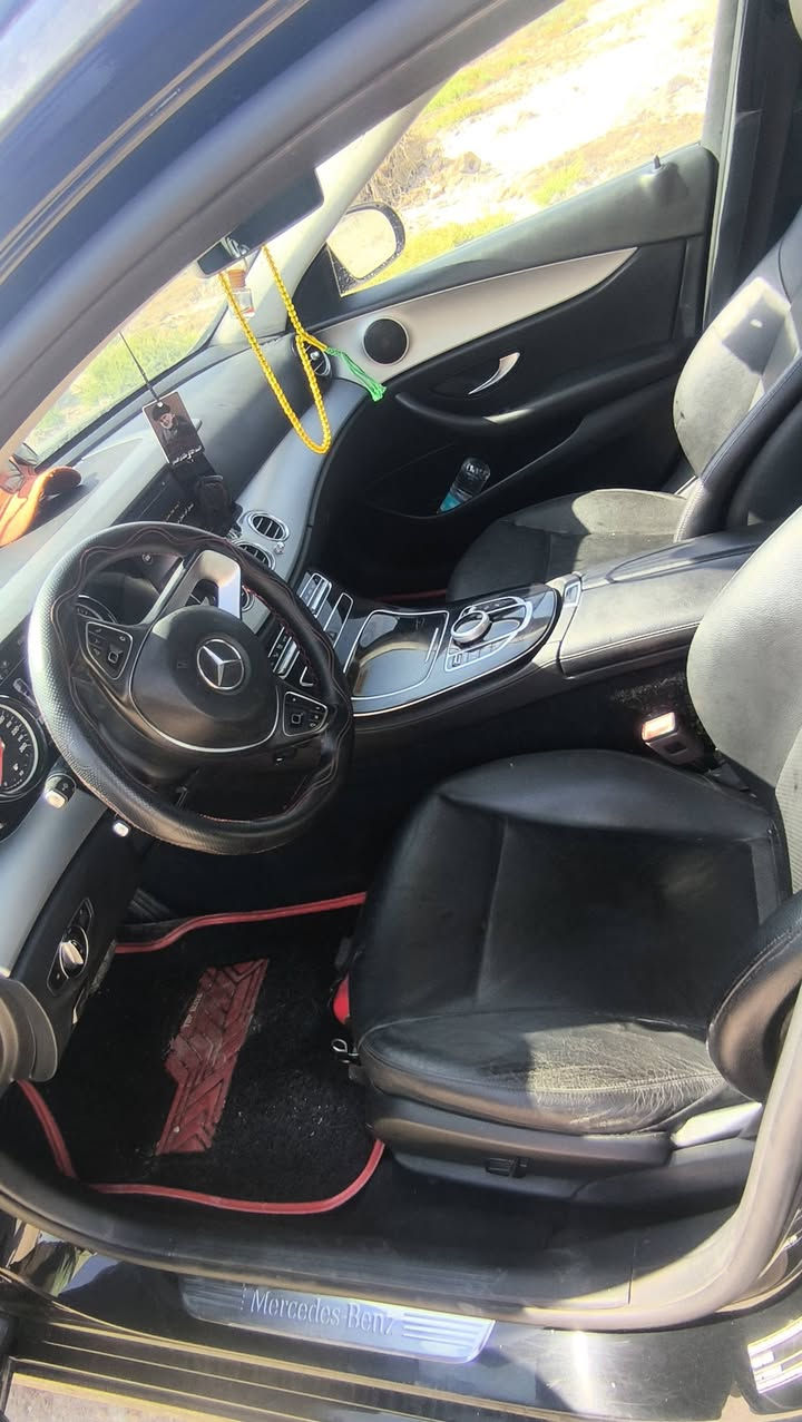 Mercedes-Benz w213
حجم E200 

موديل 2018 

فول عدا البانوراما 

حساسات 360 درجه 

مري شفط +حساسات المري (نقطة عمياء)

سايد بريك بصمه ...

بريك اوتوا مانع اصتدام ..

خزن ميموري ...

بعد هواي مواصفات

كير محرك كفاله كير 9نمر 

محرك اربعه سلندر تيربوا

(بيها قطعتين بنيد  وباب خلف السائق) 

سياره جاهزه مبيها اي نقص خير من الله 

مكان السياره البصره 

السعر 220$ قابل للمفاوضه 

بيع او مراوس 
متواجد واتساب
***********
