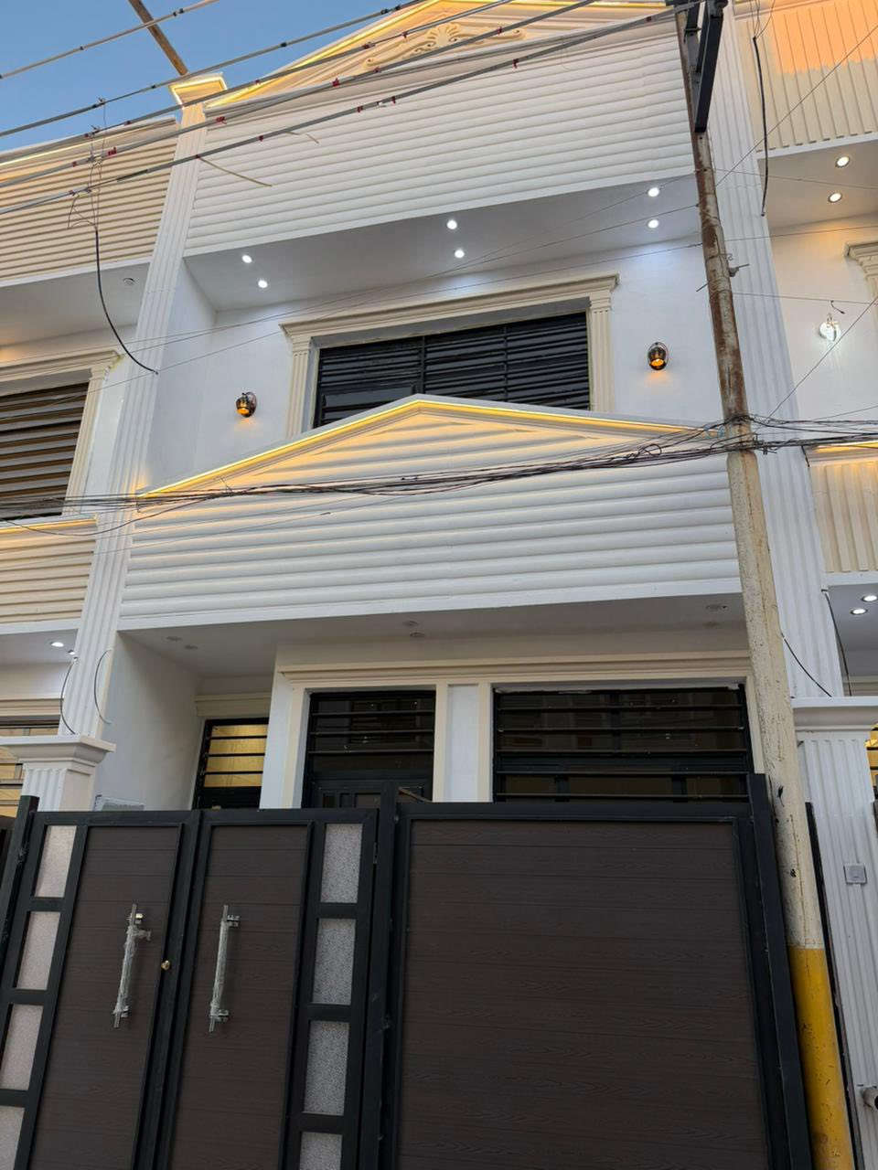 السلام عليكم مشتملات للبيع مساحة 80م واجهة 5نزال 16 عرض الشارع 10م العنوان الدورة ابو دشير شارع خط النفط مقابيل البانزين خانة السعر 89فقط وبي مجال بسيط ملاحظة قريب من المدارس او سوك التصال على رقم ***********او مراسلة خاص
