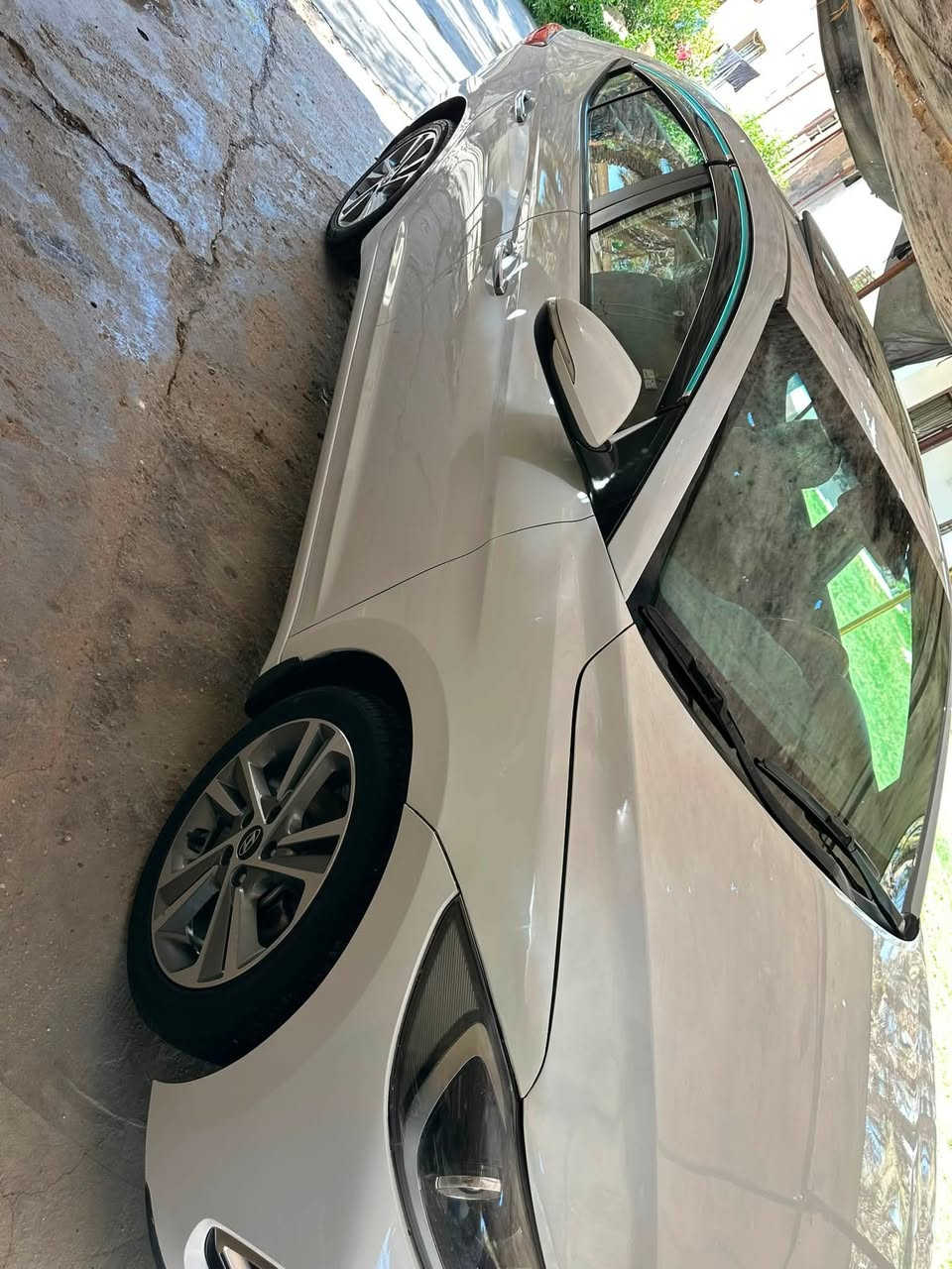 النترا موديل 2019 سوبر خليجي فول سياره بيه شبر للبنيد رقم بغداد انكليزي ماشيه 110 سنويه ل 29 مكاني حله *********** معروضه 145 وبيه مجال
