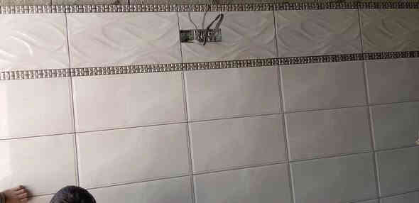 وستای کاشی بە سعر کونجاو
اوسطە کاشی بل سعر مناسب 
رقم ***********
