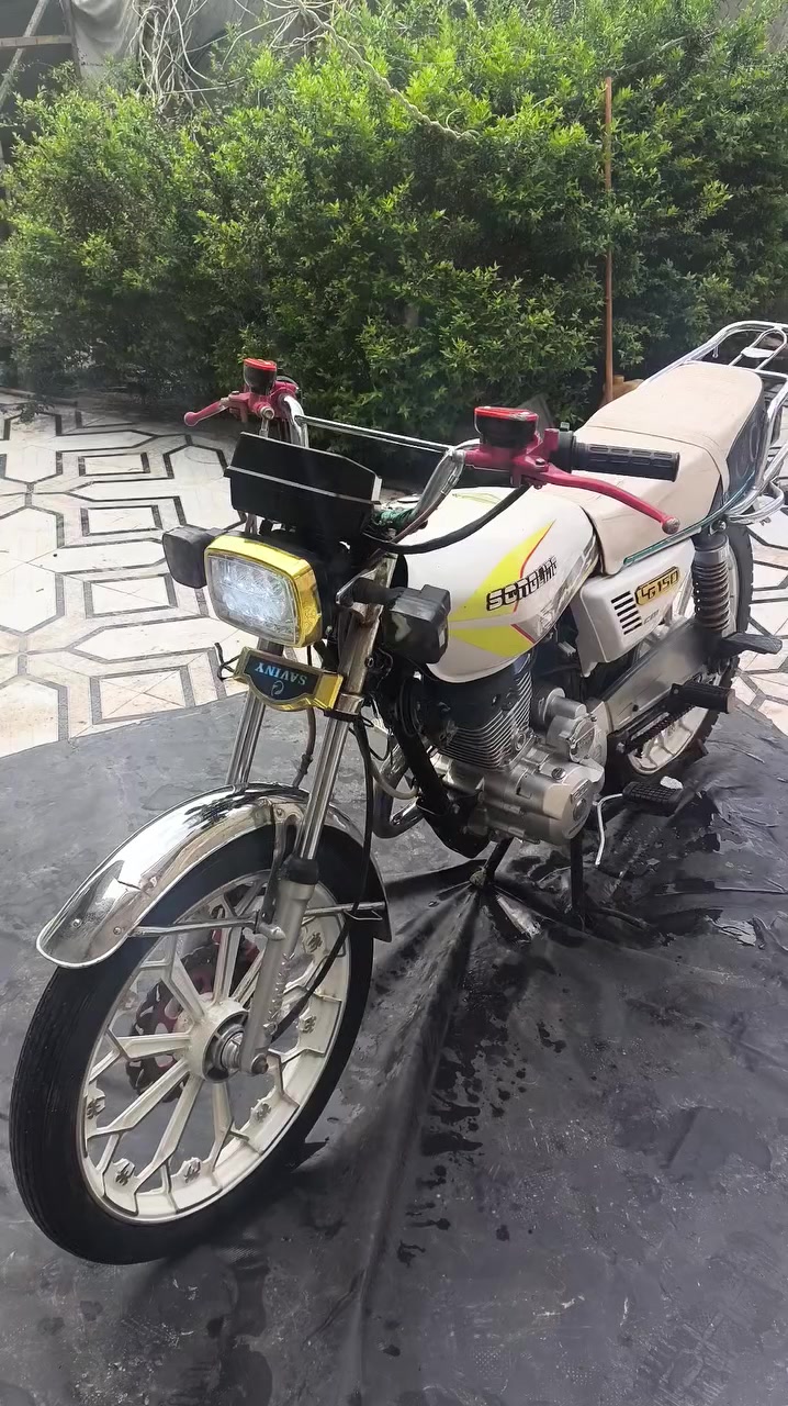 دراجه سيفان سونك موديل 24
محرك 150cc
كهربايات كله شغاله
ويلات عنكبوت جوبلس
5 كير
دشبول الكتروني
محرك برغي ما مفتوح
ضربه خفيفه بل تانكي
اوراق سكنار 
السعر 625 الف بيه مجال للشراي العنوان بابل حله شارع 80 نجف
راقم الهاتف ***********
متواجد على الفيس
