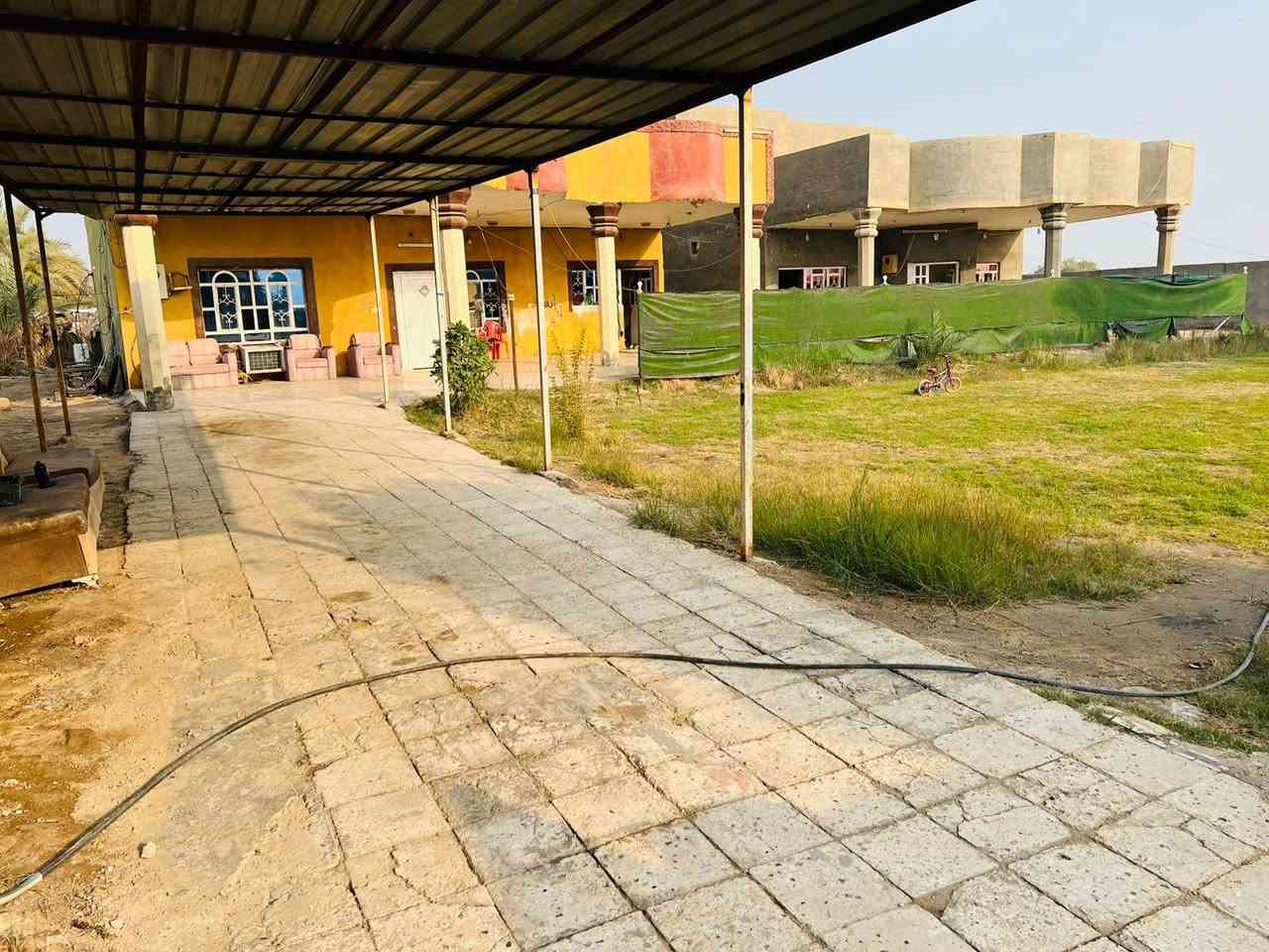 ارض للبيع البعلوان المساحه 3دونم مع بيتين طابو زراعي سند 25 
***********
