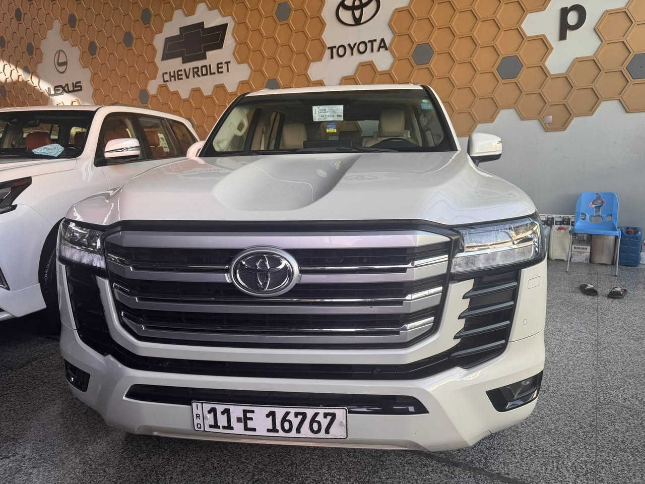 لاندكروز تون تيربو موديل ٢٢ ماشيه ٦٩ الف كيلو السياره 
فول مواصفات
سياره نظيفه جداً جداً
الكاميرا الخلفية
صندوق كهربائي
التحكم على المنحدرات
كاميرا الأمامية
كاميرا 360
مستشعر وقوف
تدفئة المقاعد
تبريد المقاعد
فتحة السقف
بصمة
مثبت السرعة
نوافذ كهربائية
حساس المطر
شاشة
مراقبة النقطة العمياء
التحكم التلقائي في درجة الحرارة
نظام فرملة الطوارئ
مقاعد كهربائية
2 وسادة هوائية
8 وسادة هوائية
مصابيح زينون الأمامية
المصابيح الأمامية ليد
عرض المعلومات على الزجاج الامامي
إنارة محيطية
أبل كاربلاي
التشغيل عن بعد
أندرويد أوتو
ABS
12 وسائد هوائية
شاحن لاسلكي
صندوق تبريد
نظام تعليق هوائي
كشافات ضباب
ذاكرة المقعد
10 وسائد هوائية
فرامل الوقوف الإلكتروني
وضع القيادة
تحذير مغادرة المسار
نظام إلغاء الضوضاء
إغلاق الأبواب الناعم
نظام الصوت جي بي ال
التحكم الإلكتروني في الثبات
تحذير من الاصطدام الأمامي
مثبت السرعة التكيفي
صندوق بدون استخدام اليدين
9 وسائد هوائية
زر التشغيل
الضوء العالي التلقائي
القفل الإلكتروني للمحور الخلفي
نظام التوجيه الكهربائي

 سعر ٦٢.٥٠٠$  غير متواجد فيس بوك فقط اتصال 

***********
