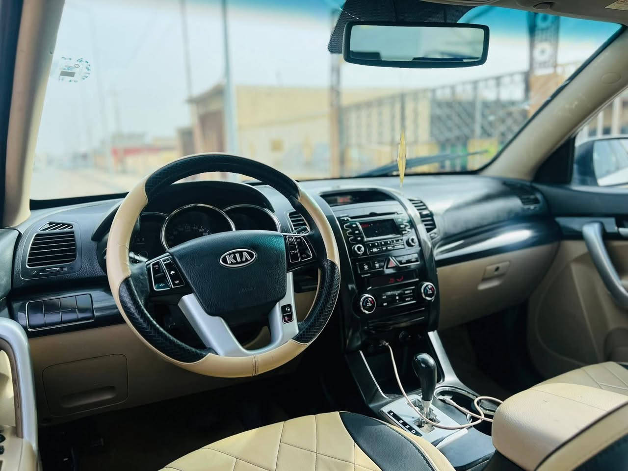 السلام عليكم
للبيع او مراوس سورنتو 2012 فول 1/1 خليجي بانورما 7 مقاعد تبريد 3 قطع محرك V6 ا بيها صبغ حك شبر باب عكس السايق وبيها تكمة السايق رش حك شبر اثر شخوط تخريب بدون اي حادث سياره جاهزه ع اخر حبايه السعر 142 وبيها مجال مكاني بيجي للاستفسار ***********
