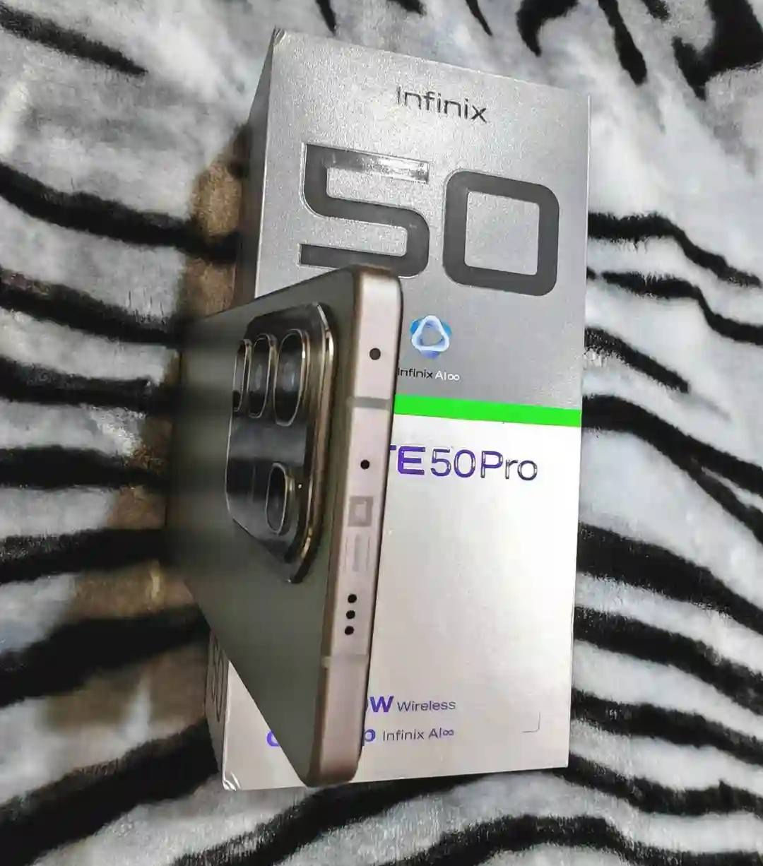 السلام عليكم للبيع انفنكس Note 50 Pro ذاكرته 256عشوائي 12+12 سعره. 250. بي مجال قليل او مراوس..ايفون 13عادي 
او اكس ماكس.


**إذا كنت صاحب هذا الإعلان وتريد حذفه لأي سبب، رجاءا أرسل رسالة إلى الدعم الفني**