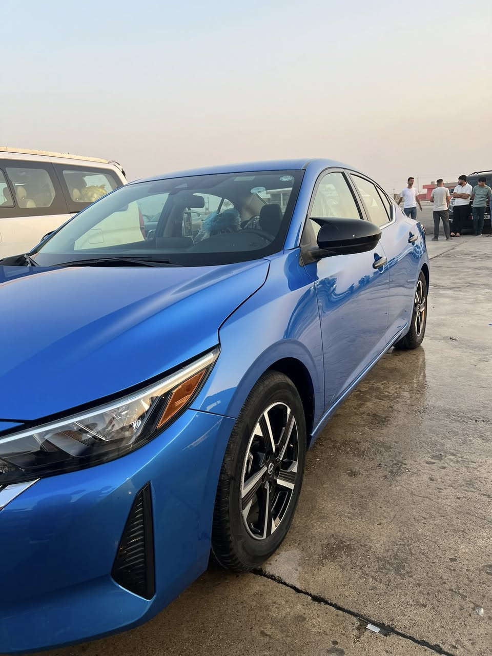 سنترا 2024 وارد امريكي
مبدل بونيد وجاملغ حادث بسيط جدا بدون دواخل 
السيارة ع ايدي من المعرض 
ماشية 42 الف كيلو 
مواصفات SV
رقم اربيل والسيارة ب اسمي 
للتواصل ***********
