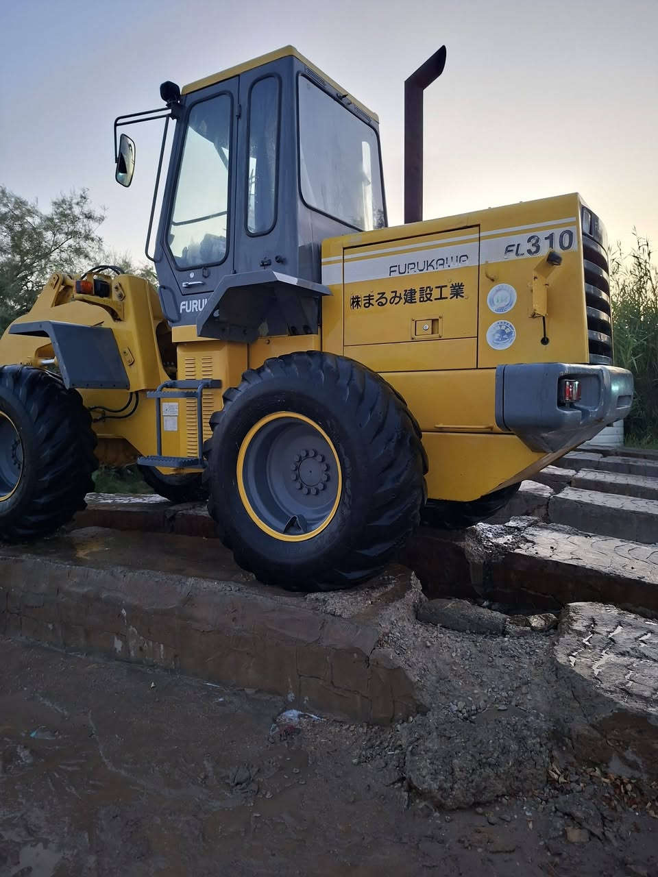 شفل فوركاوه للبيع حجم 310 محرك ازوزه 4 سلندر سوبر تبريد شغال  مكفول عام ساعة العمل5800 دخول جديد***********
