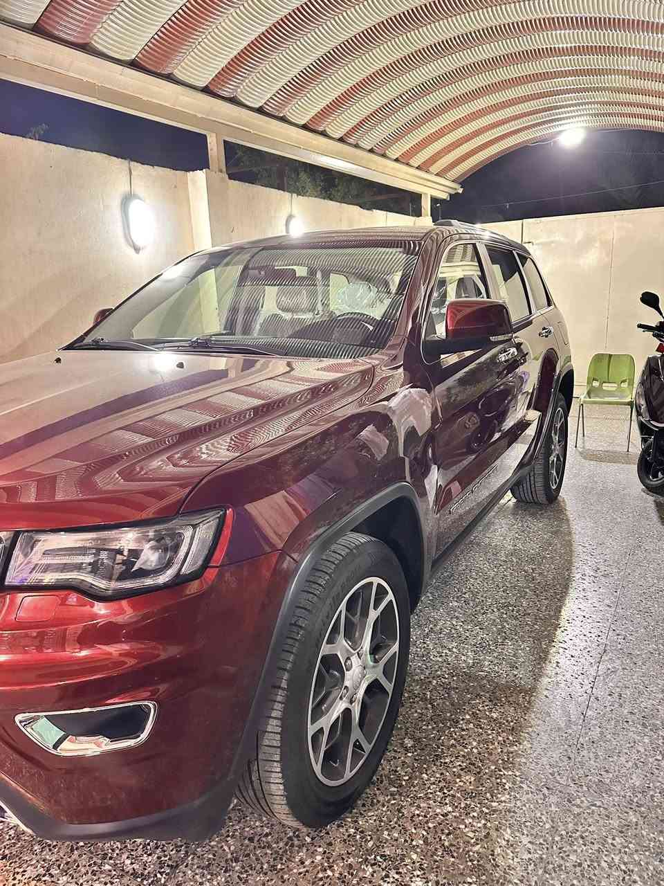 السلام عليكم جيب ليمتدد خليجي  2020 فول واحد على واحد للاخير محرك 6داخل جلد كشنات كهرباء وخزن بانوراما شاشه جبيره جنطه كهرباء وبعد هواي مواصفات ماشيه 43 حقيقي مكاني بغداد شعله 
السعر 295 
الرقم ***********
