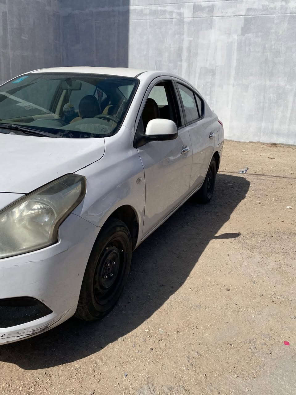نيسان سني 2019 
رقم بغداد انكليزي 
لون ابيض 
بيها بارد
كير و محرك وتبريد 
مكفولات 
المكان الحبيبية يم المستشفى
السعر 96 
هذا رقمي ***********
