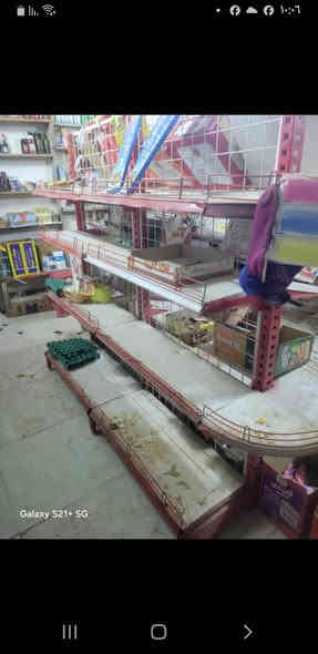 سلام عليكم رفوف سفينه مترين للبيع مكاني بغداد السعر خاص او اتصل الرفوف الجوه تعبانه ابدلهم للمشتري برفوف نظيفه السعر ١٧٥ بيه مجال قليل ***********
