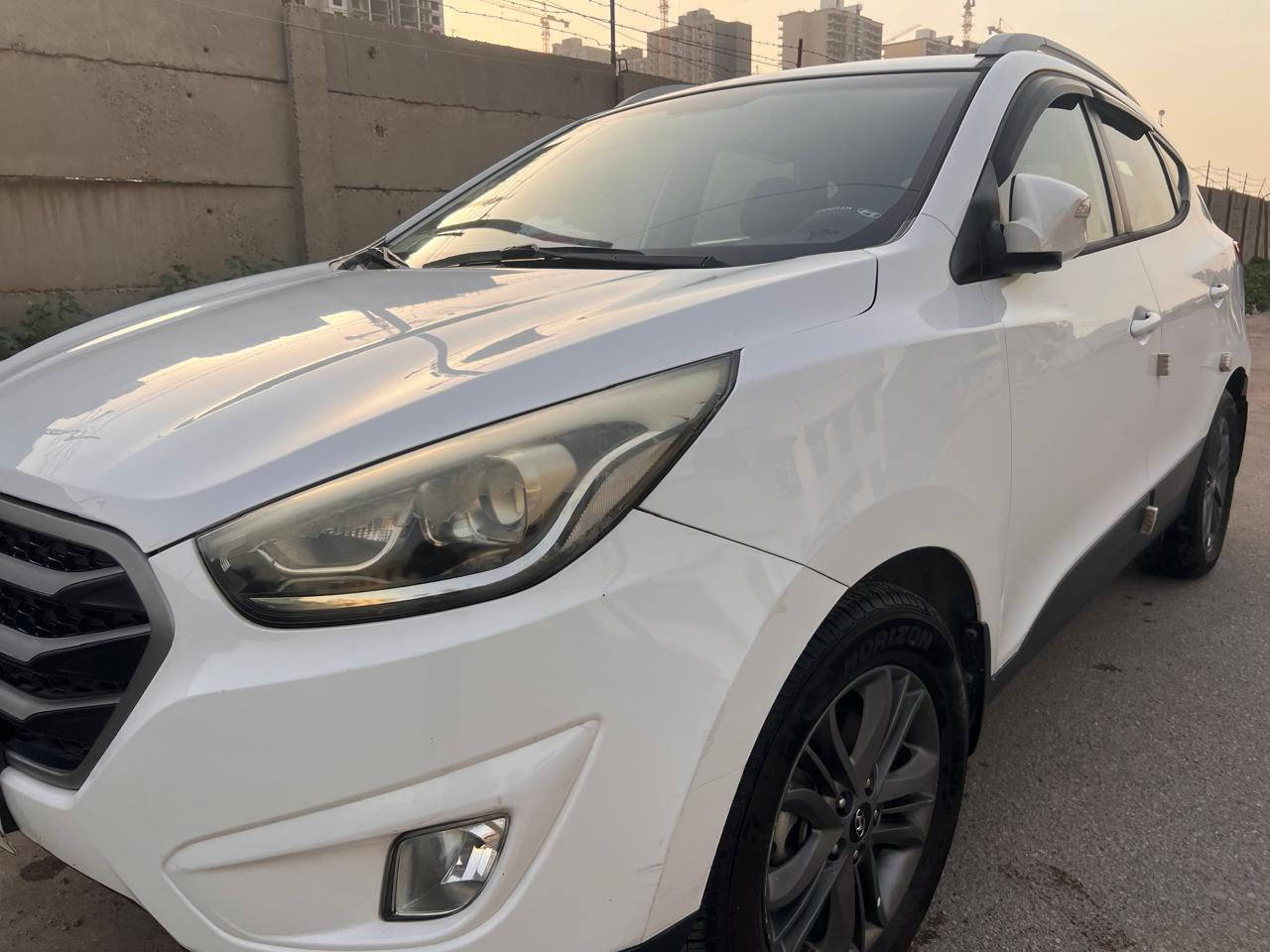 توسان خليجي 2015 بحالة ممتازه 👍

▪️ محرك 2000 دوش
▪️ كير ومحرك وحدادية مضمونين
▪️ تبريد ثلج ❄️ تدفئة ممتازة / منظومة تبريد كامله جديده قبل سنه تم تبديلها بالكامل  
▪️ كهربائيات كاملة بدون أي خلل
▪️ بطارية جديدة
▪️ تخم تاير جيد
🖊️ كامرة + زنون 

✅ السيارة جاهزة استخدام فوري – ما تحتاج ولا دينار
🎨 ملاحظة: صبغ  بالجاملغ الخلفي (اثر طخه بالحايط معدل حار )

📍 رقم  بغداد
📍 الموقع: بغداد

💰 السعر: 152 ورقة وقابل للتفاوض للجادين


**إذا كنت صاحب هذا الإعلان وتريد حذفه لأي سبب، رجاءا أرسل رسالة إلى الدعم الفني**