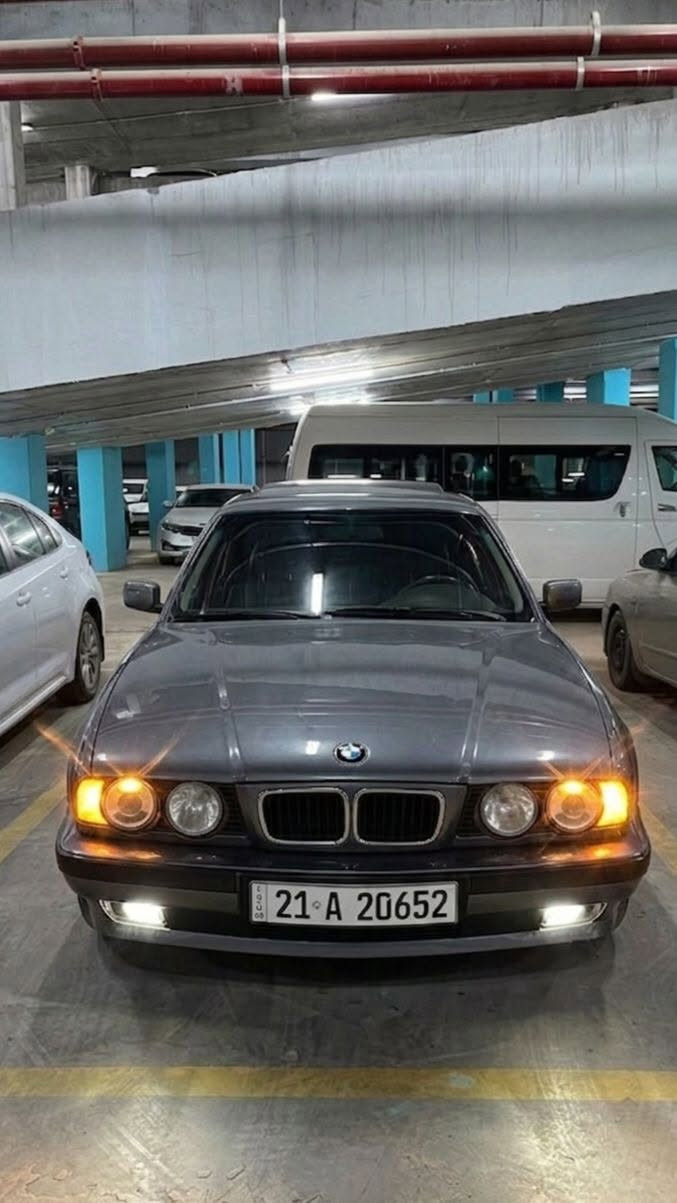 السلام عليكم اخوان.
BMW 525i E34

موديل 1990 رقم سليمانيه انكليزي وكاله او مداور حسب الاتفاق وارد يابان مصبوغه عام فقط جماليه كفاله من الضربه ولخياس مكينه تعبانه يرادله صيانه ضاربه كازكيت وبيه تبخير  ابيع مكينه على حطته لأن ماعندي فلوس اسويه كير جديد وارد يابان منضومة تبريد جديده تبريده ثلج 🥶 منضومة زنون كامله عالي ناصي وبلاجكتور سلايت فتحة سقف شغال طكتين حداديه 100/90 غرفه جديده فقط بطانة باب السايق تعبانه يرادله تبديل السياره جاهزه من كلشي فقط المكينه تعبانه كهربائيات كلهن شغالات شلع مابيه كل نقص السياره تجي تشوفه وتفحصه عجبتك اخذه ماعجبتك الله يرزقك بأحسن منه السعر 60 ورقه العنوان النجف الاشرف حي الانصار رقمي ***********
