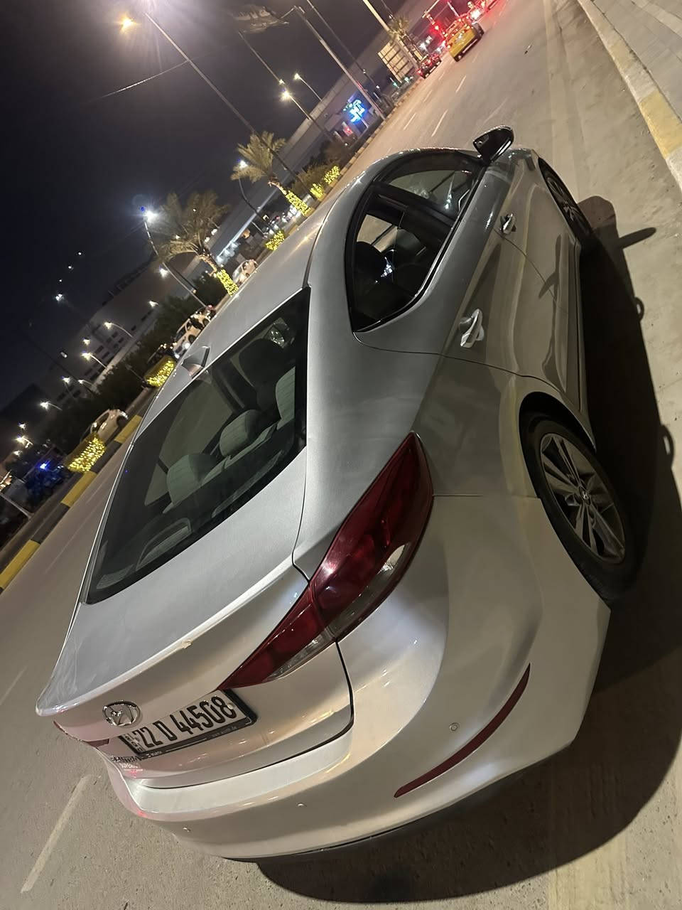 السلام عليكم للبيع النتره وارد امريكي موديل ٢٠١٧
حادثه هلال صبغ وباب مبدل نفس الون بدون ايرباك 
مكينه ٢٠٠٠دوش 
جاهزه كير مكينه صدر 
رقم اربيل دولي 
السعر ١١٨
مكان السيآره بآبل لاسكندريه 
لاستفسار اتصل ***********
