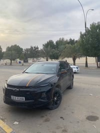 بلايزر للبيع موديل 2022  اامكينه 2000 تيربو  السعر 200 وبيها مجال بسيط...