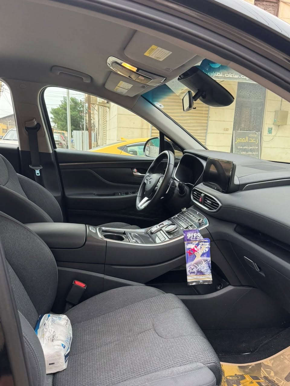 السلام عليكم..
سنتاڤيا موديل2023
مواصفات:
بصمة
تشغيل عن بعد
هندبريك كهرباء
كشن كهرباء
حادث موضح بالصور
بدون ايرباك
بدون صبغ السياره فقط بارد قليل بالجاملغ الايسر 
صندوق كهرباء
مكينة وگير مكفولة
السيارة على وضع الشركة 
تخم تاير جديد
ماشية 41 
مكان السيارة الكرادة 
رقم الهاتف ***********
