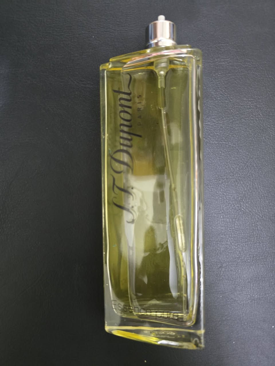 عطر S.T. Dupont Essence Pure.. عبير يلامس الروح! ✨
​تألّق بجاذبية لا تقاوم مع نفحات عطر S.T. Dupont Essence Pure، الذي يجمع بين أصالة باريس ونقاء جمالك الداخلي. سحر فريد يترك بصمة لا تنسى. 💖
​السعر 15 ألف د.ع. وبيه مجال كلش قليل


**إذا كنت صاحب هذا الإعلان وتريد حذفه لأي سبب، رجاءا أرسل رسالة إلى الدعم الفني**