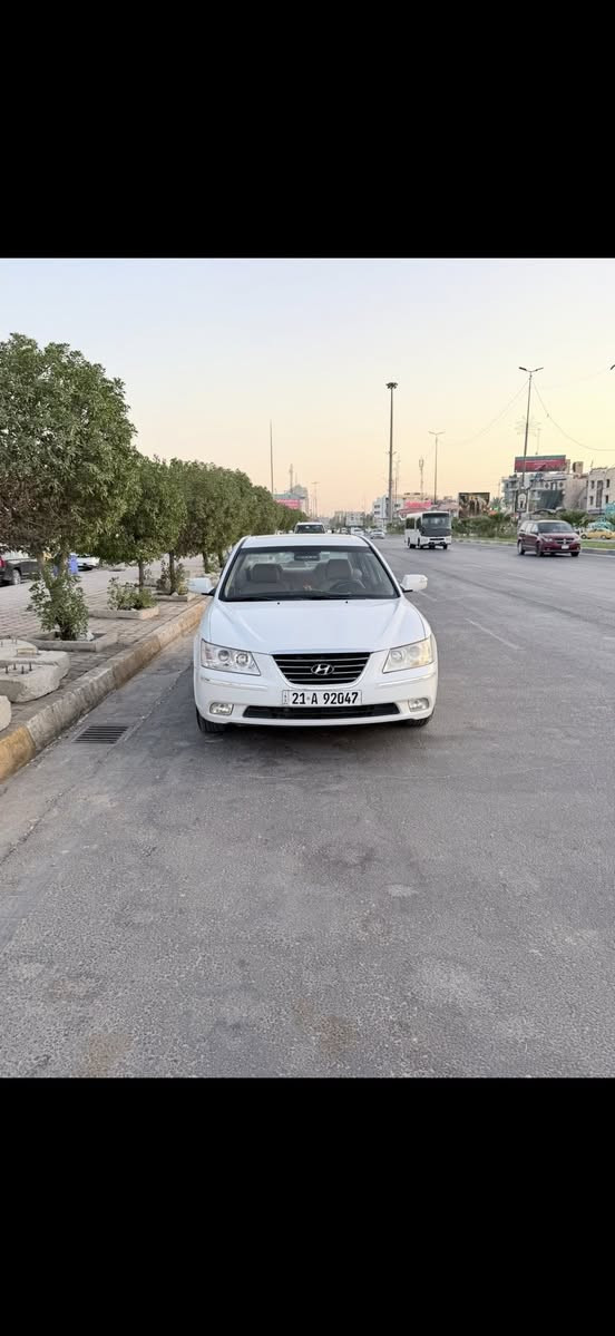 سلام عليكم سوناتا مديل 2011 السياره بيه جملغ وباب الخلفي  صبغ اثر شخوط مكينته مفتوحه والمكينه خير من الله مواصفاته فتحه سقف اشاير مري تحكم استيرن والسياره كامله حداديه تخم تاير سعره 130 وبيه مجال 
***********
