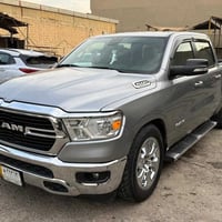 دوج رام بك هورن 2021 رقم بغداد للبيع  حادثهه بدي فقط بجم كبس ماشيه 72 ...