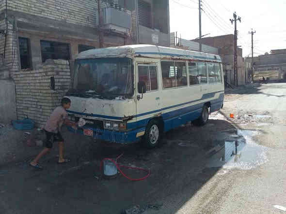 السلام كوستر عريضة موديل 88 السياره جاهزه محرك بانزين كروسيده وكير عكس واكسل مكفولات كهربائيات كامله غرفتها حلوه ابيع كوم حديد السعر قفل قفل 3ملاين ونص المكان البياع الشرطة الخامسه للتصال ***********
