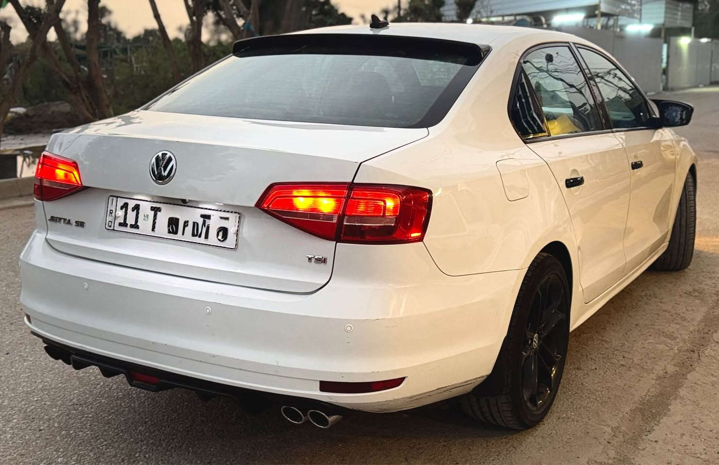 السلام عليكم
للبيع / فولكس واجن جيتا موديل 2015
4 9 4 9 9 1 1 5 7 7 0
محرك 1.8tsi توربو
فئة se بصمة وتدفئة كشنات
بيها صبغ جاملغ وبنيد بدون ايرباك
كير ومحرك شرط
الصدر كله جديد 
باتري جديد
السيارة بدون اي نقص
رقم بغداد - هزة ورقم جديد
مكاني بغداد
السعر 115 وبيها مجال
***********-
***********- بغداد, العراق
