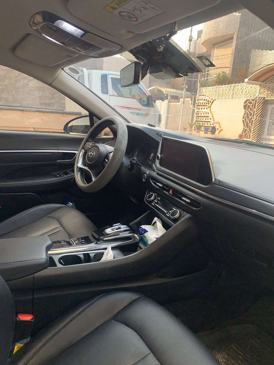 🚗 للبيع | 2023 HYUNDAI SONATA HYBRID LIMITED – وارد كوري
هايبرد اقتصادي • ماشية قليلة جداً •  
الحادث:بس دعاميه 
السعر:  145 ورقه 
✅ السيارة هايبرد 
🔍 تفاصيل السيارة:
• الموديل: 2023 
• الفئة: Hybrid Limited
• العداد :48 الف كيلو 
• الوقود: هايبرد (بنزين + كهرباء)
• المحرك: 2.0L I4 Hybrid
• الصرفية: 44 – 51 MPG
• الدفع: أمامي (FWD)
• القير: أوتوماتيك 6 سرعات
• اللون الخارجي: فيلي 
• اللون الداخل:اسود جلد 
• الحالة: نظيفة جداً
✨ مواصفات الراحة:
• رادار (Adaptive Cruise Control)
• تشغيل ودخول بدون مفتاح
• تشغيل عن بُعد
• نظام ملاحة
• مقاعد جلد
• مقاعد أمامية مسخنة
• مقاعد أمامية مبردة
• ستيرنغ مسخن
• ذاكرة مقعد
🎶 الترفيه والتقنية:
• Apple CarPlay
• Bluetooth
• نظام صوتي فاخر
• راديو أقمار صناعية
• USB
🛡️ أنظمة الأمان:
• فرامل طوارئ أوتوماتيكية
• مراقبة النقطة العمياء
• كاميرا خلفية
• تحذير مغادرة المسار
• تنبيه حركة المرور الخلفية
• تنبيه المرور الأمامي
• قراءة إشارات المرور
• قيادة شبه ذاتية
• مراقبة السائق
• مساعد الركن
• نظام الثبات الإلكتروني
• مصابيح LED
• إضاءة أوتوماتيك (Auto High Beam)
• ماسحات مطر أوتوماتيك
📲 للحجز والستفسار :***********
