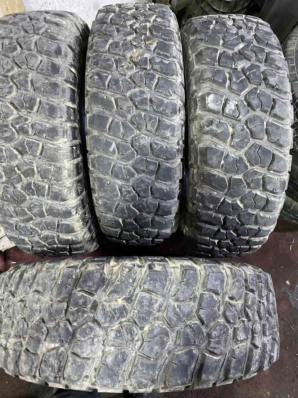 لام عليكم  تخم تاير.   حجم. ١٧يرهم  ع.  أنواع سيارات. دفع رباعي     أمريكي. اصلي.    قياس. ٢٥٥/٧٠/١٧مكان سليمانيه      سعر. ٣٥٠الف         ***********
