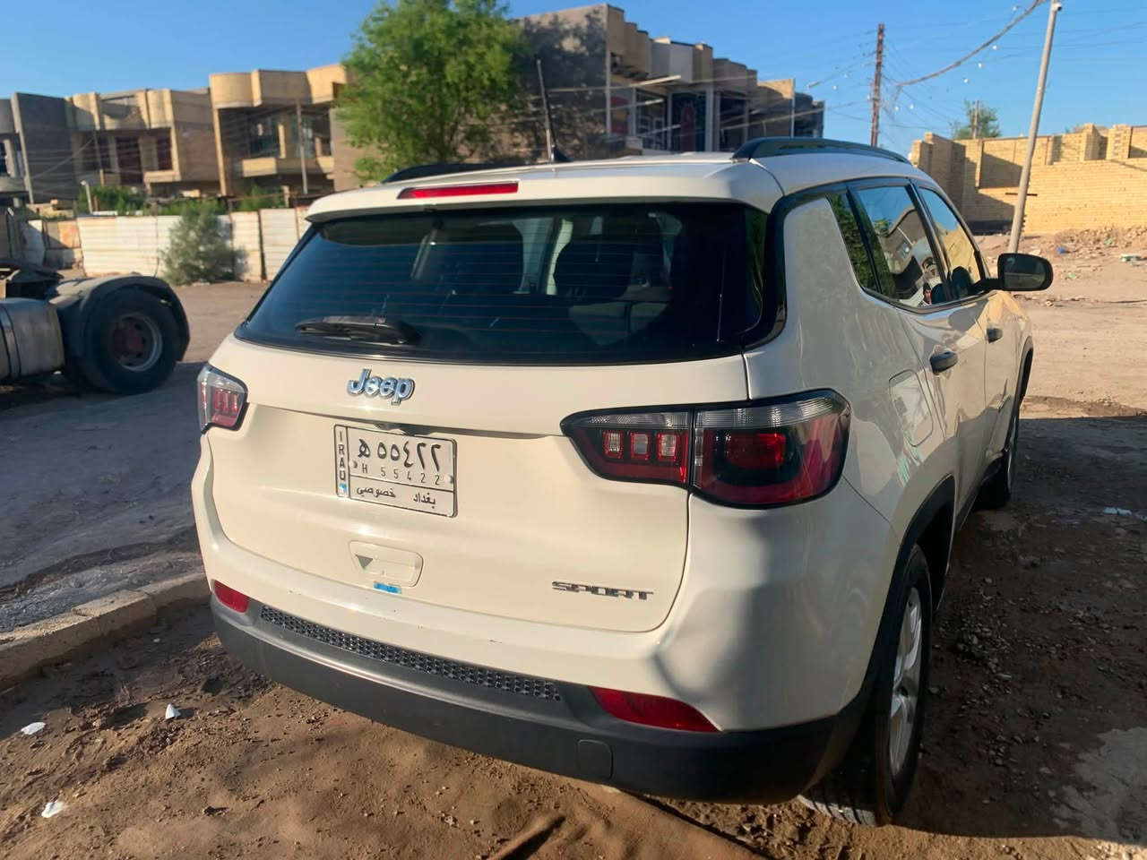جيب كونباس لبيع فقط
٢٠١٧ فول موصفات سياره مكفوله كفاله عامه من اي شي 
وارد امريكي مبدل بيها دعاميه و شباج فقط ارباكات اثنين طاكات ستيرن و دشبول سياره محرك بلادي ممفتوح ابد دسكات شركه ماشيه ٤٦ الف سياره ممتعوبه 
رقم بغداد حساس داير بصمه دشغيل عن بعد مكان 📍السياره بغداد ابو غريب 
الاستفسار رقم هاذه ***********
