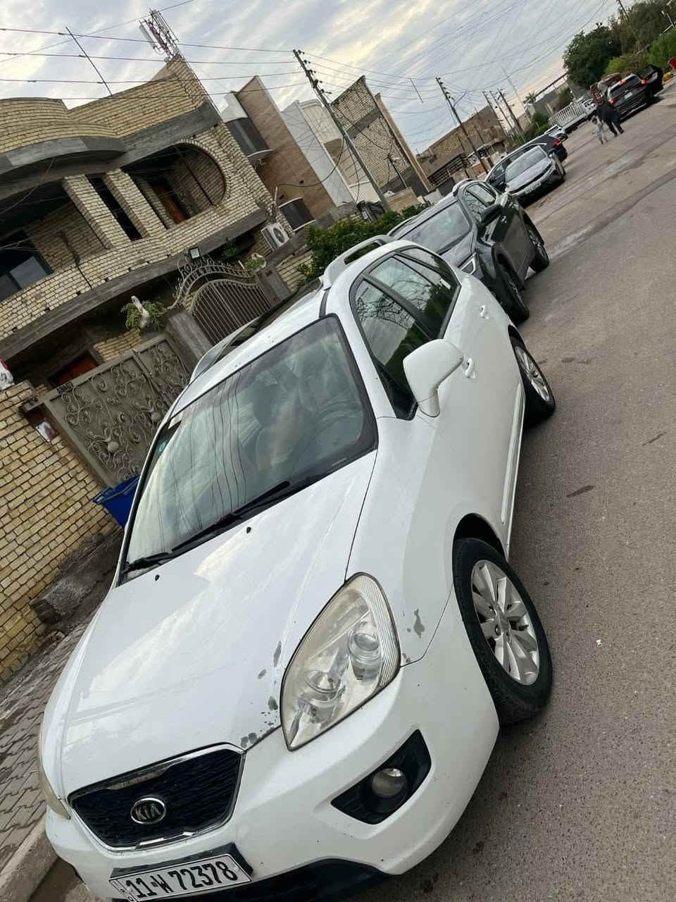 سلام عليكم 
كيا كارنز ٢٠١٢ وارد خليجي سياره بيها صبغ مثل ما موضح بـ السونار 
محرك ٢٠٠٠ دوش 
السياره خير من الله مناقصها شي محرك كير كلها مكفول 
مكانها بغداد دوره 
السعر ١١٣ 
الرقم ***********
