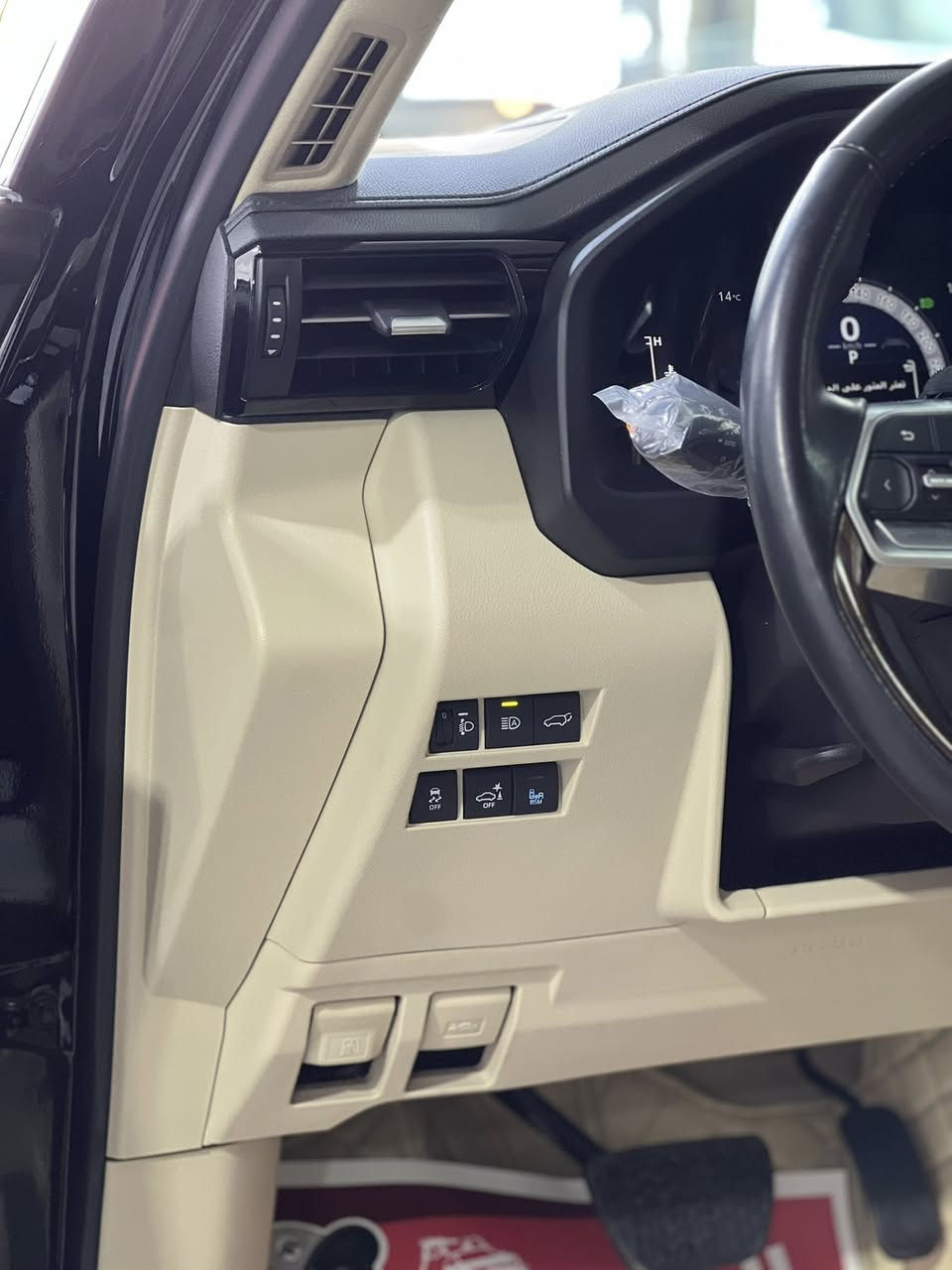 السلام عليكم تويوتا لاندكروزر 2025 نمتدد بلك تون تيربو S بلك نمتدد مغلف نانو كفاله عامه رادر فول موصفات *********** ***********
