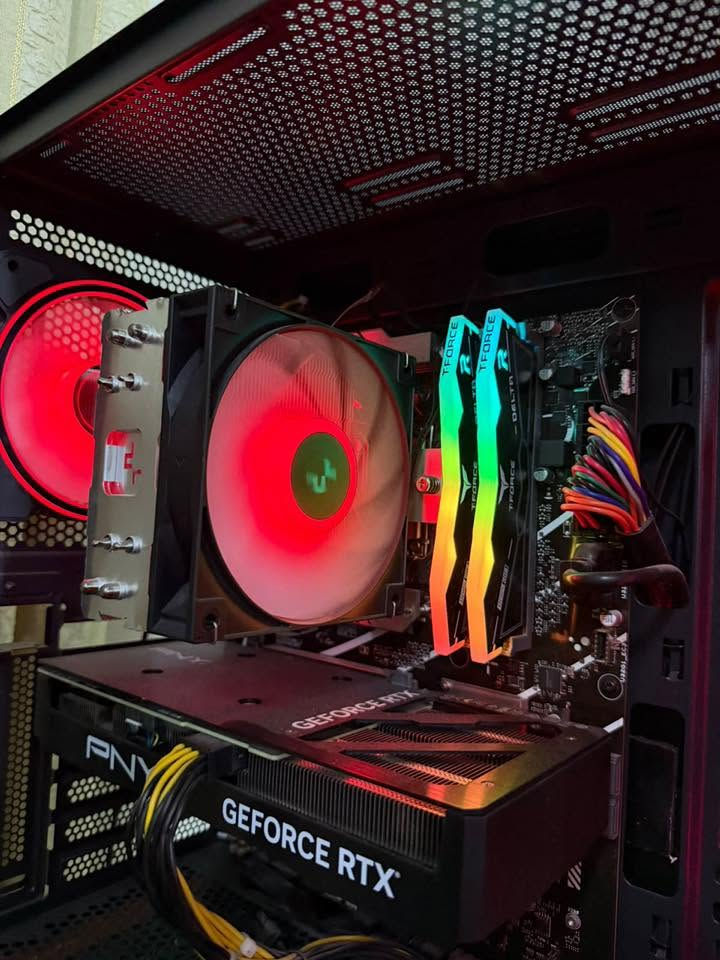 • CPU: Intel Core i5-13400F (13 جيل)
• GPU: NVIDIA GeForce RTX 4070 12GB
• Motherboard: ASUS B760-PLUS
• RAM: 32GB DDR5 - 4800MT/s
• Storage: SSD M.2 NVMe PCle 4.0 - 500GB
• OS: Windows 11 Pro - 64bit
• Direct: 12
البصرة واكو توصيل 
السعر 1,700,000 وبيه مجال بسيط
تواصل واتساب : ***********
