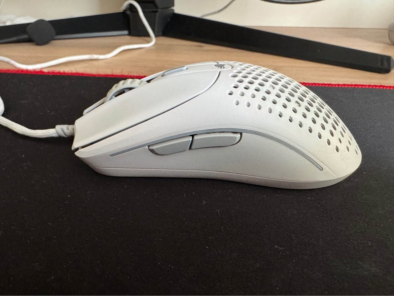 للبيع ماوس Glorious Model O2 Wired (السلكي) الأصلي.

التفاصيل:

مدة الاستخدام: سنة (استخدام منزلي نظيف).

الحالة التقنية: شغال 100%، الأزرار (Switches) والويل (Wheel) كلهن مضبوطات وما بيه أي مشكلة دبل كليك.

الحالة الخارجية: الماوس نظيف، الواير سليم، والسكيتات (Skates) حالتهن جيدة جداً.

الملحقات: (بدون الكارتون).

الماوس غني عن التعريف بخفته ودقته، وممتاز جداً لألعاب الـ FPS.

السعر: 55,000 دينار (وبيه مجال).
المكان: بغداد (القادسية قرب ساحة النسور).

للتواصل: يرجى المراسلة على الخاص أو الاتصال على (***********). بغداد, العراق
