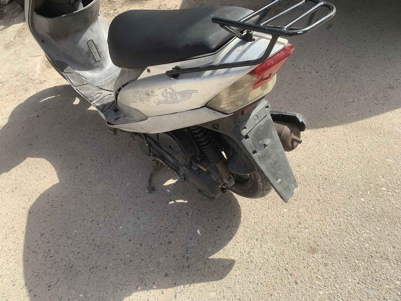 دراجه ماكس منغولي للبيع الدراجه كامله سلف هندر كهربائيات شغاله اوراق موجوده عندي  
السعر 500 بغداد. بلديات

‭0770 586 7649‬
